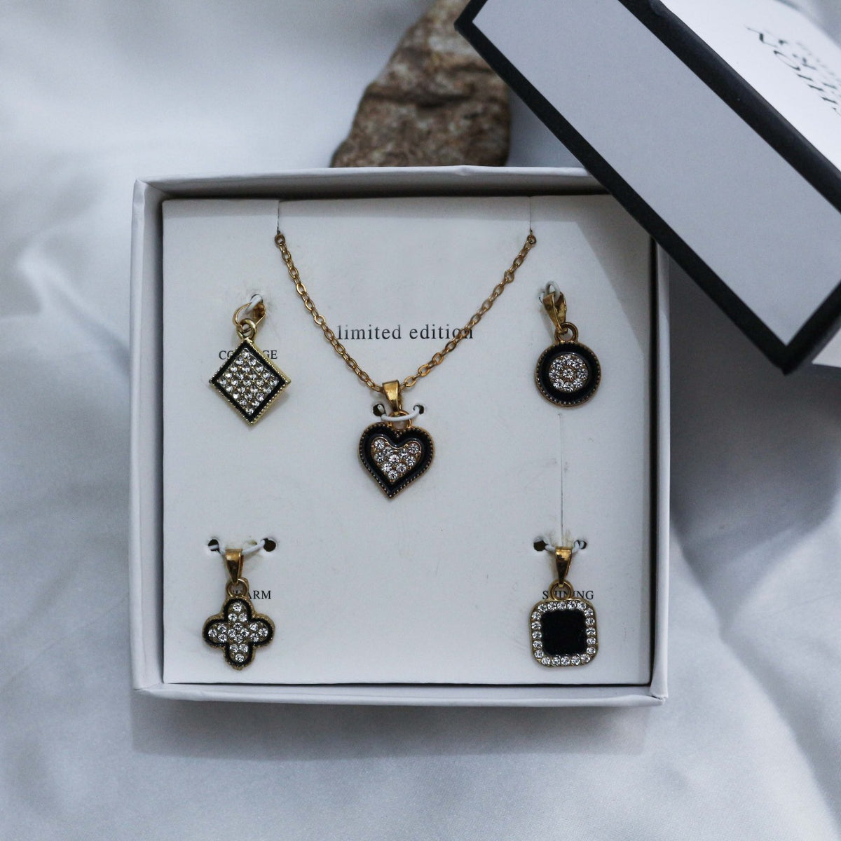 Jewelry set with charms