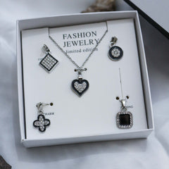 Jewelry set with charms