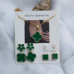 Jewelry set with green clover-shaped earrings