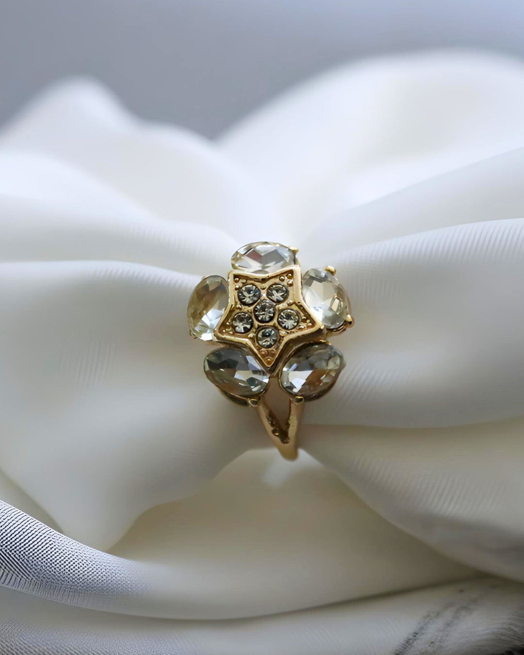  ring with gemstones